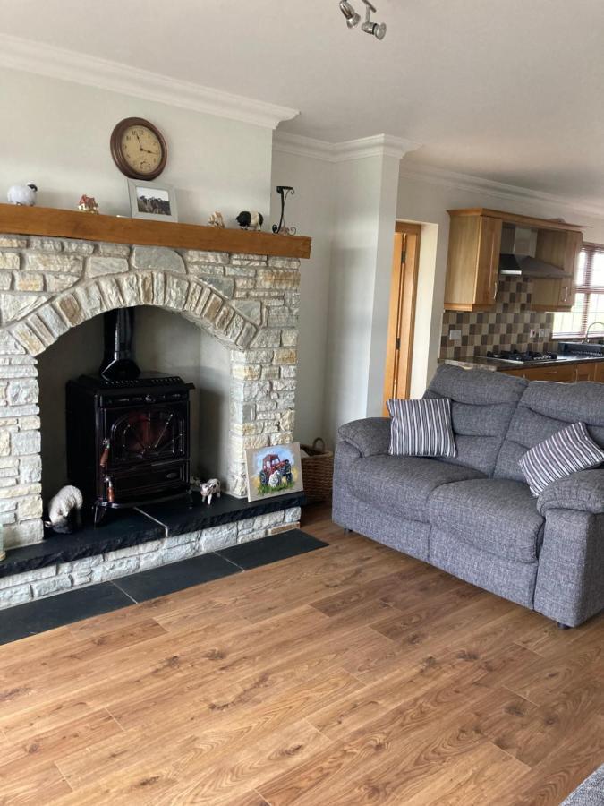 卡斯尔韦伦Hillhead Country Retreat别墅 外观 照片